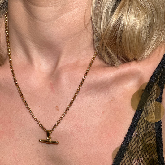 Gold Tilly T-Bar Necklace